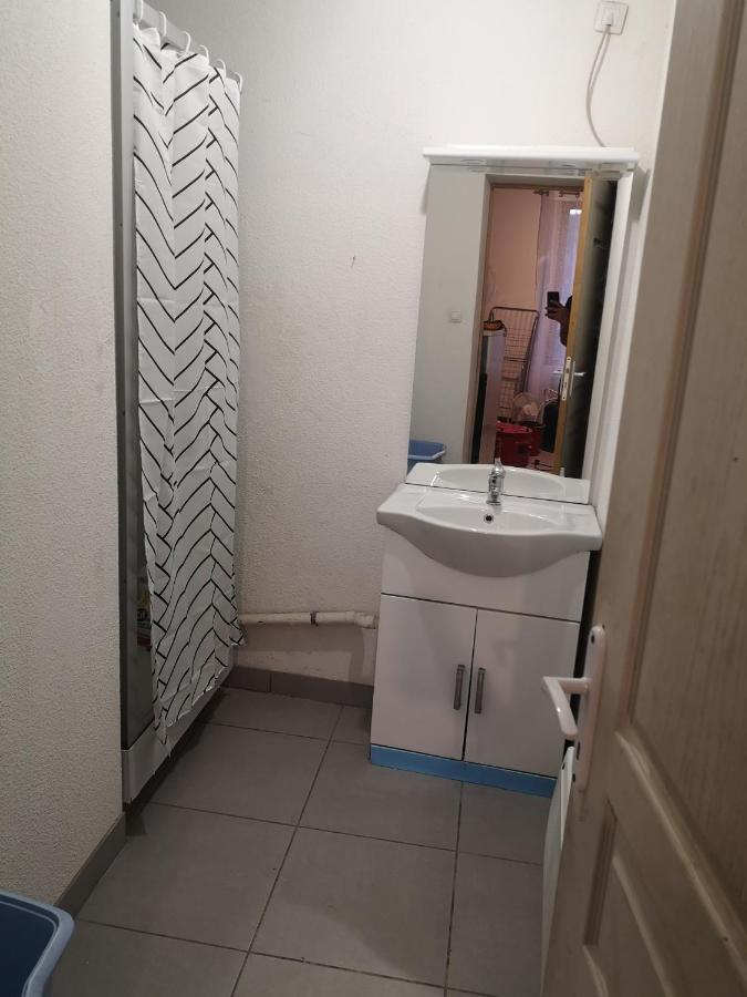 Apartmán F1 1Er Etage 3 Personnes Aubenas Exteriér fotografie